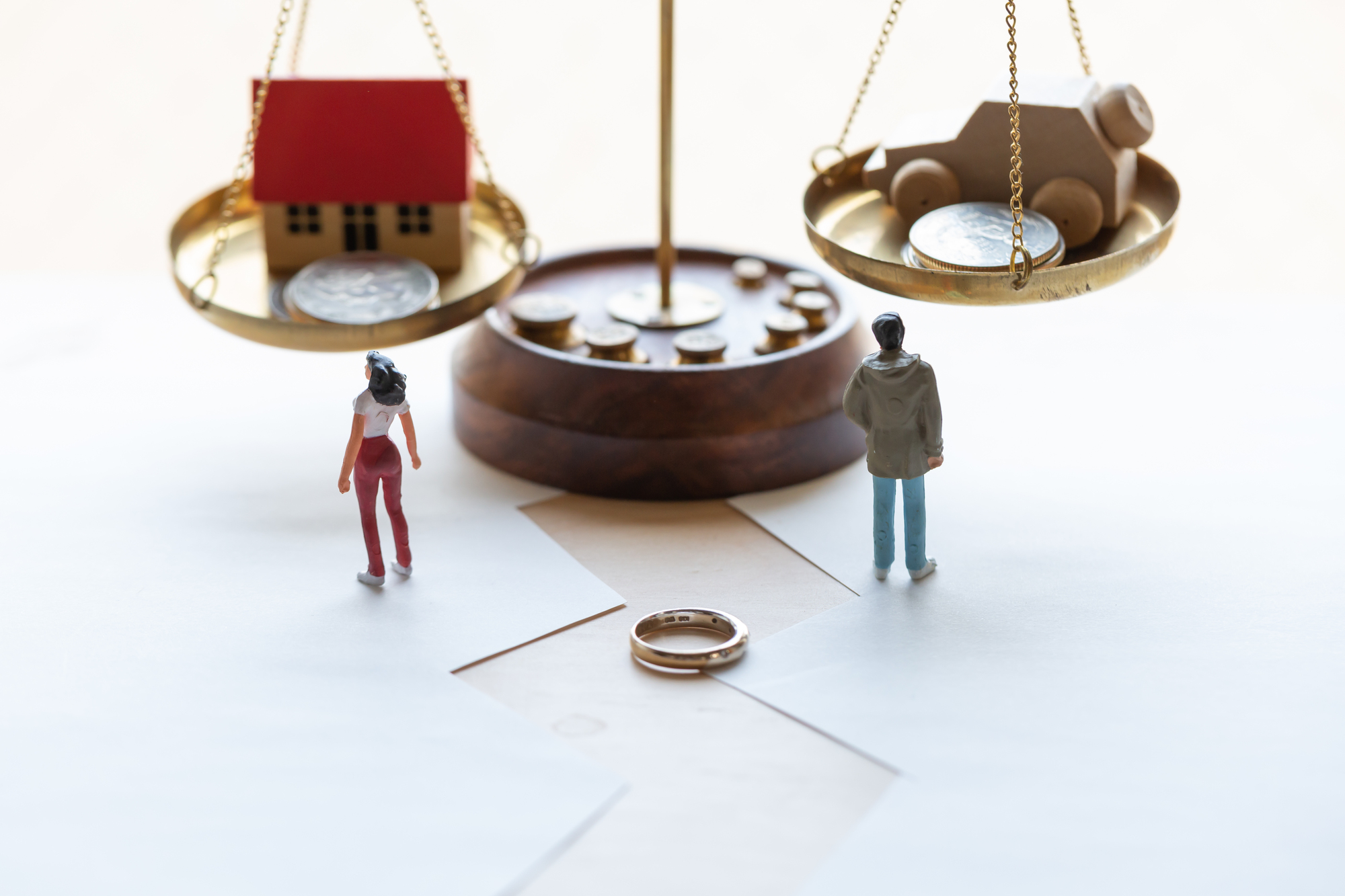 熟年離婚の財産分与でマンションはどう分ける？具体的な分割方法を解説画像